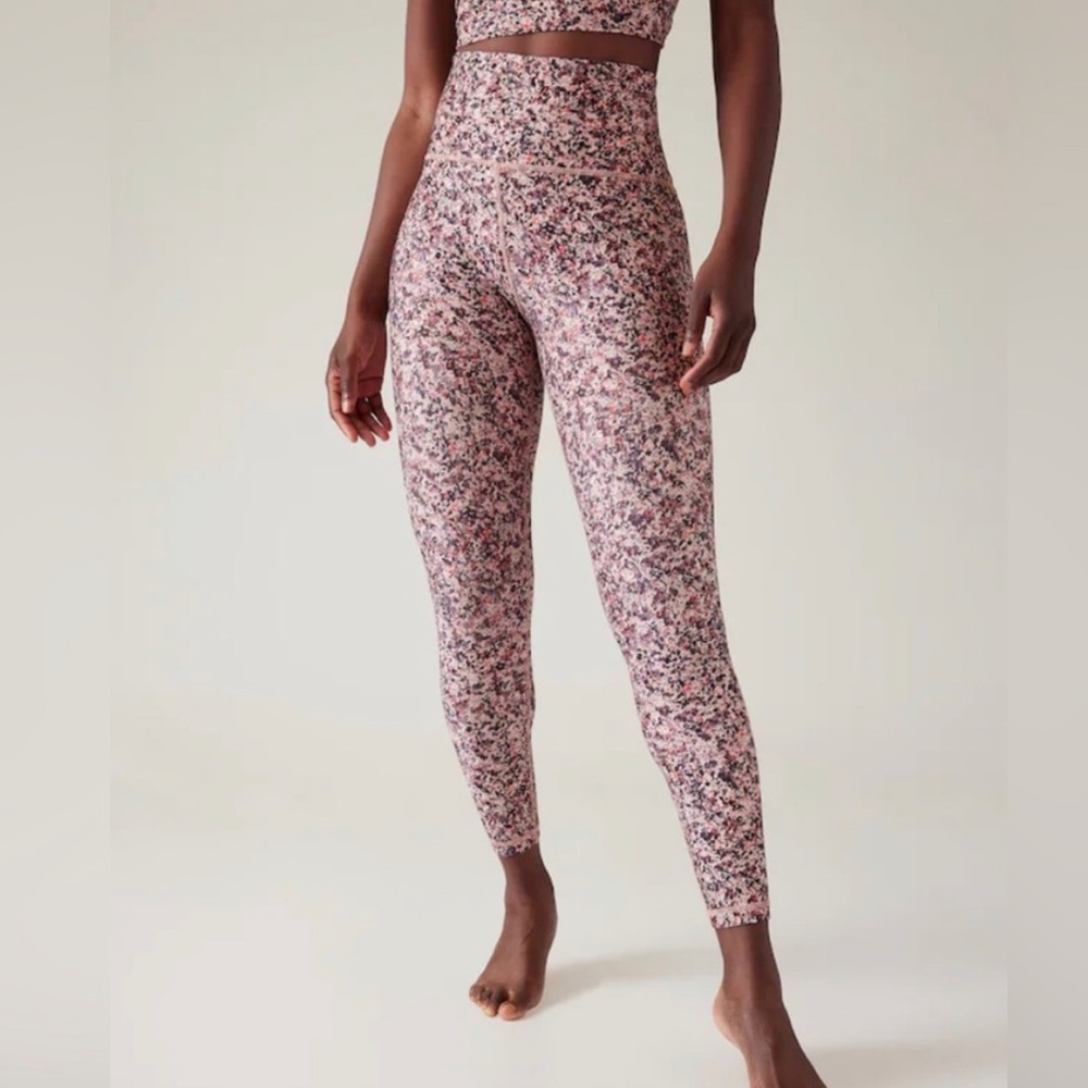 NWOT Athleta Elation 7/8 Tight In Paint Texture Sunset Size Small